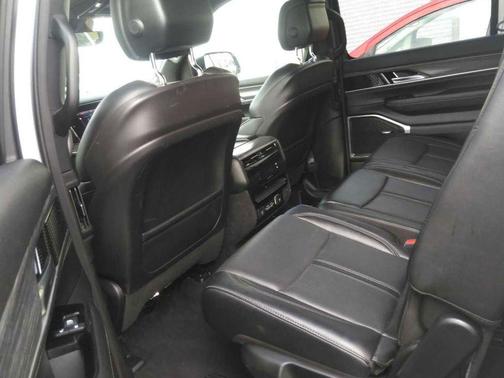 Bright White Clearcoat 2024 Jeep Wagoneer L Series II 4x4