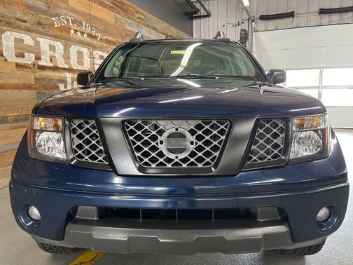Majestic Blue 2007 Nissan Frontier LE Crew Cab