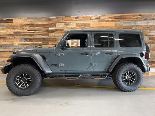 Anvil Clear Coat 2024 Jeep Wrangler Willys