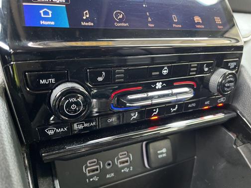 Diamond Black Crystal Pearlcoat 2023 Jeep Grand Cherokee Limited