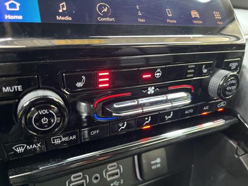 Diamond Black Crystal Pearlcoat 2023 Jeep Grand Cherokee Limited