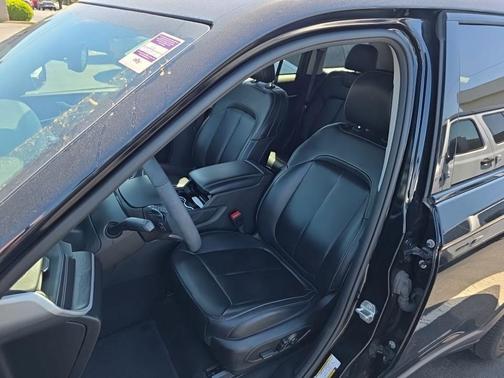 Diamond Black Crystal Pearlcoat 2023 Jeep Grand Cherokee Limited