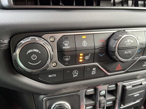 2026 Jeep Gladiator Mojave 4x4