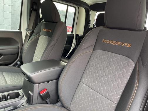 2026 Jeep Gladiator Mojave 4x4