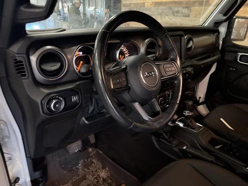 2023 Jeep Wrangler Willys