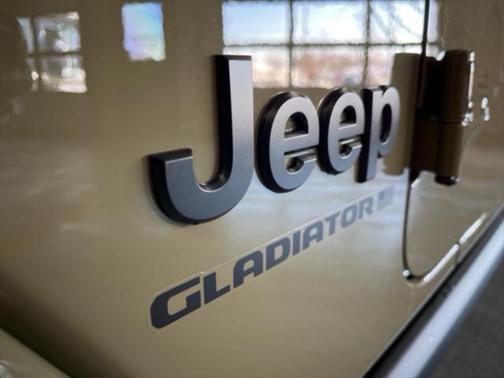 2025 Jeep Gladiator Nighthawk