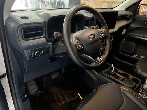 2025 Ford Maverick Lobo Standard