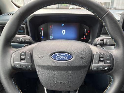 2025 Ford Maverick Lobo Standard