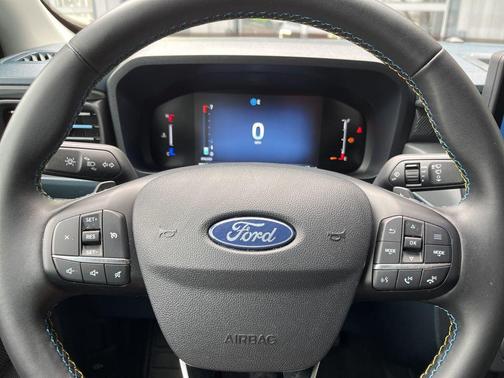 2025 Ford Maverick Lobo Standard