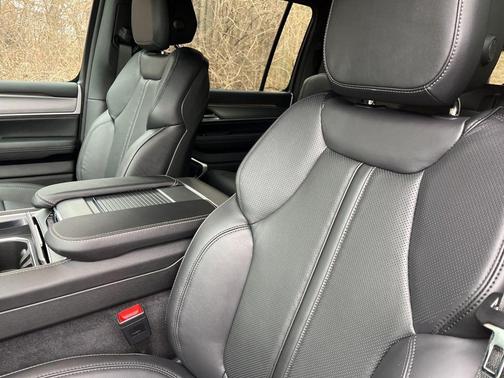 2026 Jeep Grand Wagoneer Limited Altitude 4x4