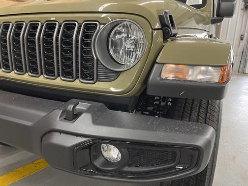 2026 Jeep Gladiator Sport S