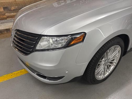 2019 Lincoln MKT Reserve