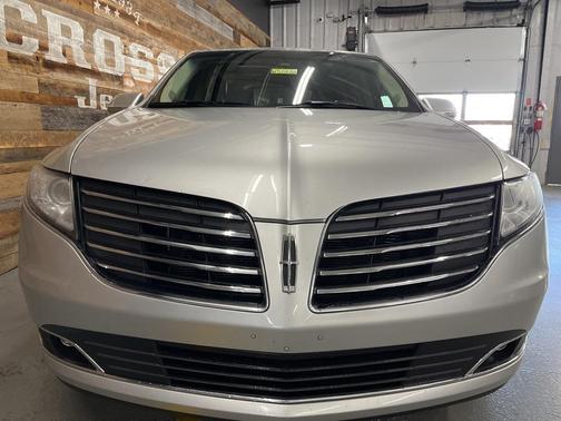 2019 Lincoln MKT Reserve