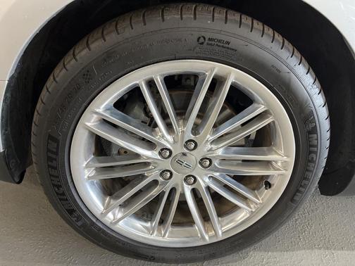 2019 Lincoln MKT Reserve