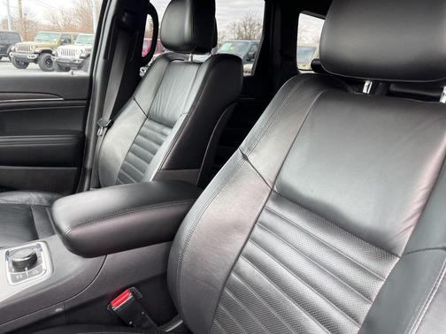 2018 Jeep Grand Cherokee Sterling Edition