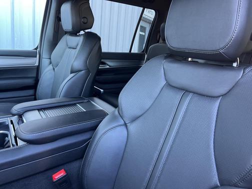 2026 Jeep Grand Wagoneer Limited Altitude 4x4