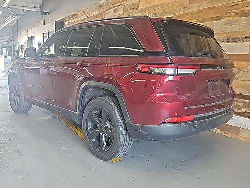 Velvet Red Pearlcoat 2025 Jeep Grand Cherokee Limited