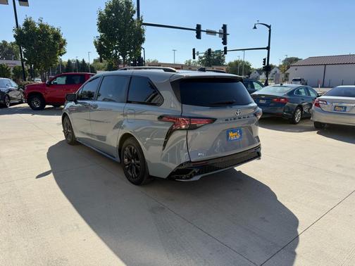 2024 Toyota Sienna XSE 7 Passenger