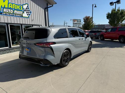 2024 Toyota Sienna XSE 7 Passenger