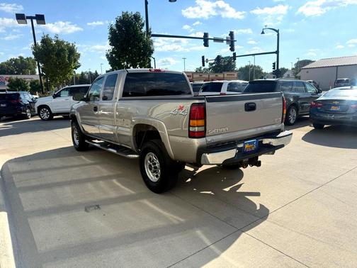 2004 GMC Sierra 2500 SLT