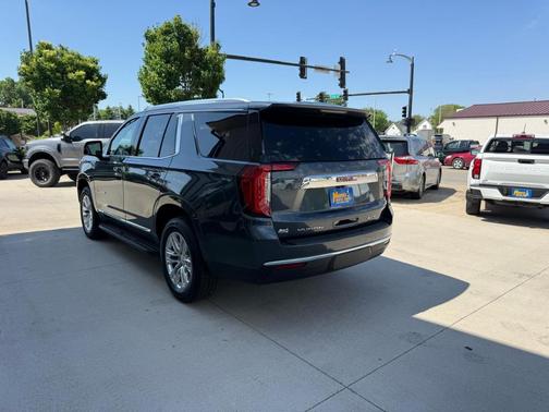 Dark Sky Metallic 2021 GMC Yukon SLT