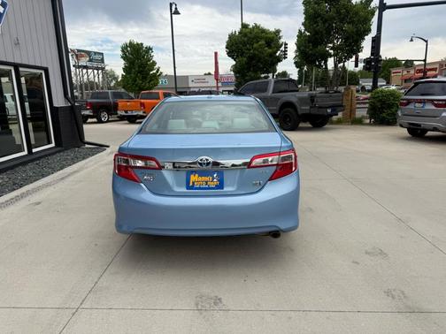 Blue 2012 Toyota Camry Hybrid XLE