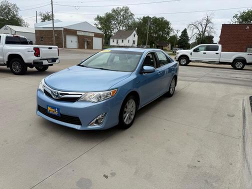 Blue 2012 Toyota Camry Hybrid XLE