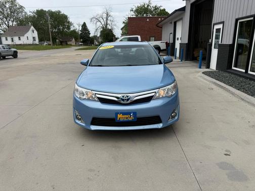 Blue 2012 Toyota Camry Hybrid XLE