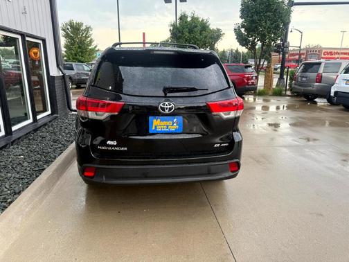 2017 Toyota Highlander SE