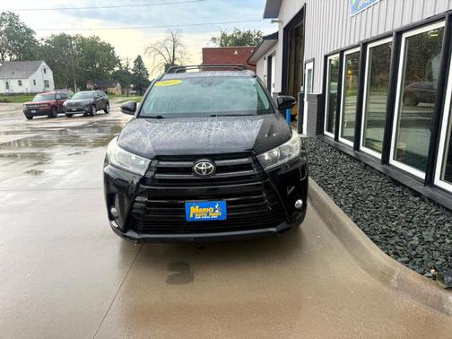 2017 Toyota Highlander SE