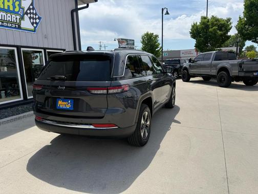 Gray 2024 Jeep Grand Cherokee 4xe Base