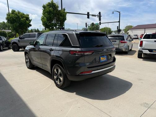 Gray 2024 Jeep Grand Cherokee 4xe Base