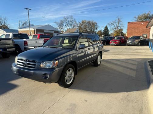 2005 Toyota Highlander W/3RD ROW NATL