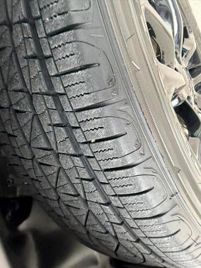 Black 2023 Jeep Cherokee Altitude Lux