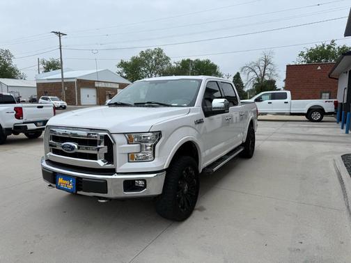 White 2015 Ford F-150 Lariat