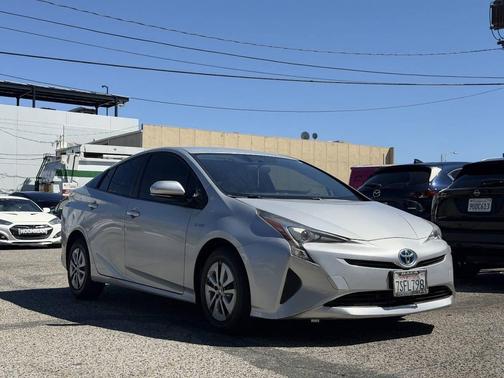 Classic Silver Metallic 2016 Toyota Prius Three