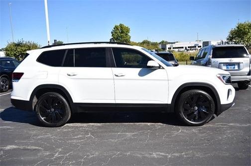 2025 Volkswagen Atlas 2.0T SE