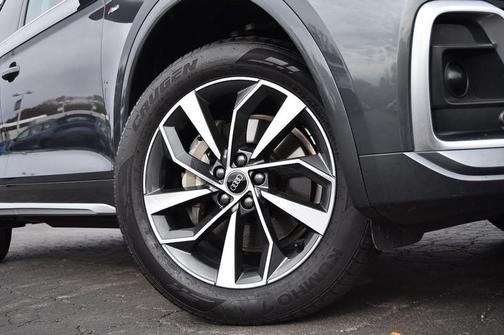 2024 Audi Q5 45 S line quattro Premium