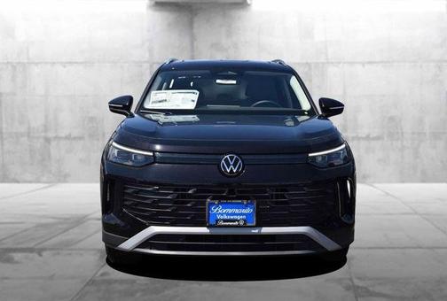 Deep Black Pearl 2026 Volkswagen Tiguan 2.0T SE