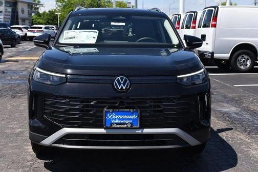 Deep Black Pearl 2026 Volkswagen Tiguan 2.0T SE