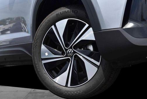 Pyrite 2026 Volkswagen Taos 1.5T SE
