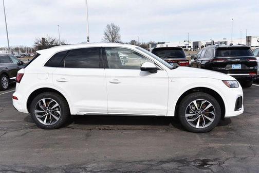 2023 Audi Q5 45 S line quattro Premium