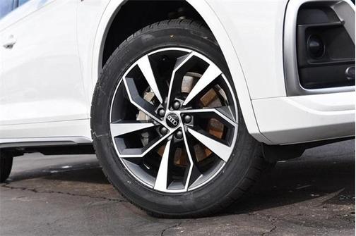 2023 Audi Q5 45 S line quattro Premium