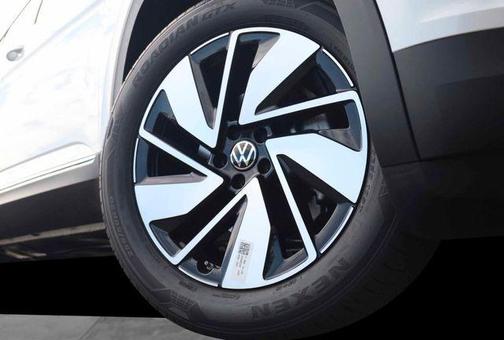 Opal White Pearl 2026 Volkswagen Atlas 2.0T SEL