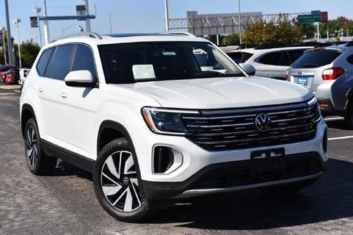 Opal White Pearl Effect 2024 Volkswagen Atlas 2.0T SEL