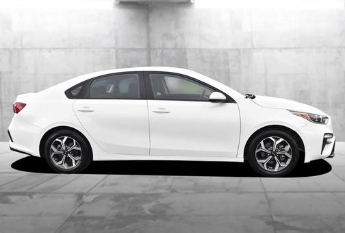 Snow White Pearl 2021 Kia Forte LXS