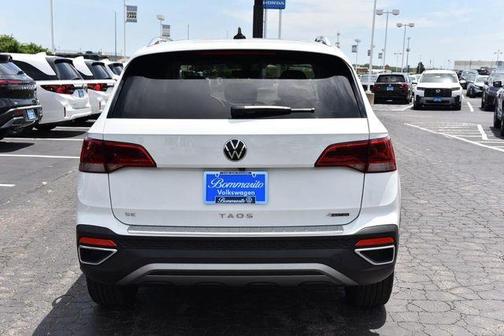 Pure White 2023 Volkswagen Taos 1.5T SE