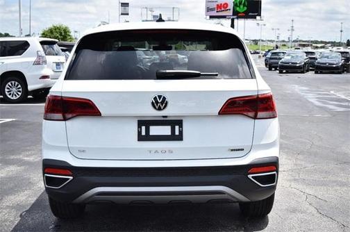 2024 Volkswagen Taos SE 4MOTION