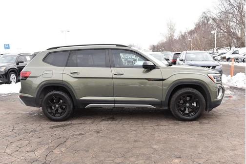 2025 Volkswagen Atlas 2.0T Peak Edition