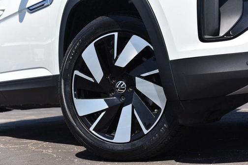 Pure White 2025 Volkswagen Atlas Cross Sport 2.0T SE w/Technology